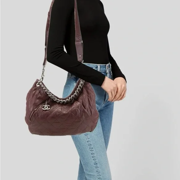 Chanel Bag - Picture 2 of 15